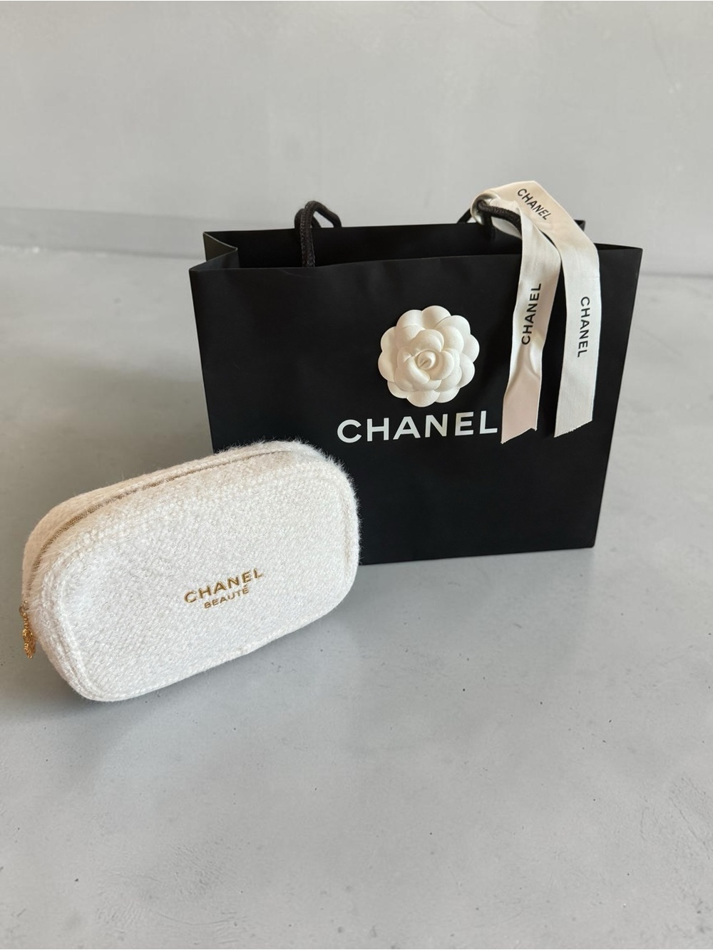 Authentic Chanel Beauté 2024 Limited Edition Holiday Pouch Bundle Set GWP VIP